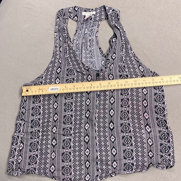 Forever 21 Tank Top Black Cream Aztec Print Stripe Button Front Boho Shirt Small - Picture 7 of 9